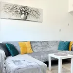 Sun Julz - Queens Gardens * Paphos