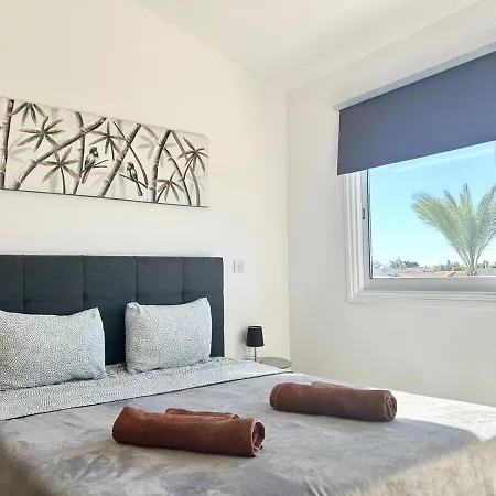 Sun Julz - Queens Gardens パ フォス