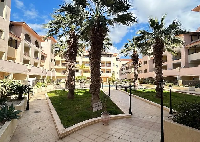 Sun Julz - Queens Gardens *