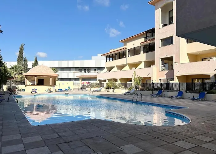 Sun Julz - Queens Gardens