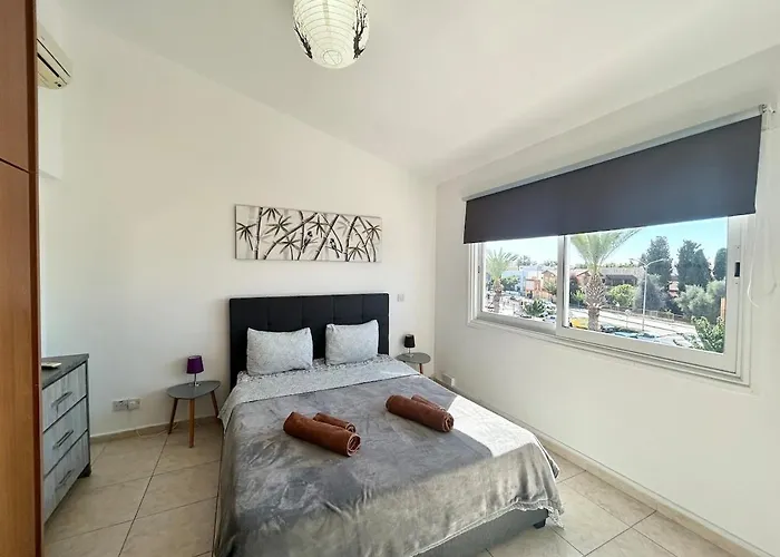 Sun Julz - Queens Gardens