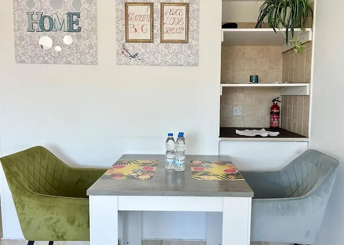 Sun Julz - Queens Gardens