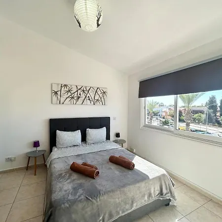 Sun Julz - Queens Gardens