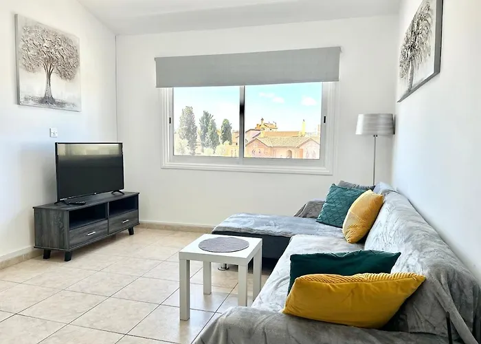 Sun Julz - Queens Gardens